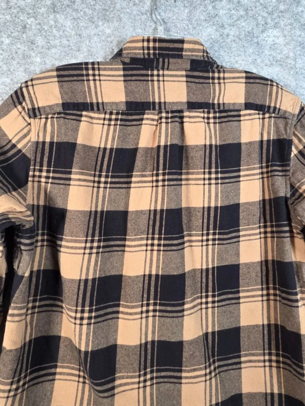 J.Crew Men's Flannel Shirt Large Tan Black Tan Plaid Button Down Cabin Gorpcore